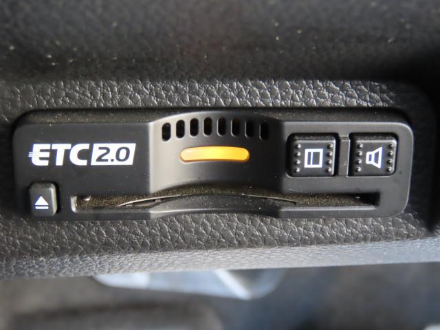 ヴェゼル e:HEVZ 純正コネクトディスプレイナビ マルチビューカメラ 前後ドラレコ TVフル ETC 4WD アルミホイール 全周囲カメラ 電動リアゲート オートクルーズコントロール アイドリングストップ USB入力端子(16枚目)