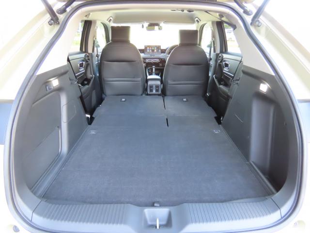 ヴェゼル e:HEVZ 純正コネクトディスプレイナビ マルチビューカメラ 前後ドラレコ TVフル ETC 4WD アルミホイール 全周囲カメラ 電動リアゲート オートクルーズコントロール アイドリングストップ USB入力端子(22枚目)