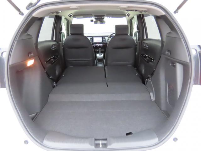 フィット ｅ：ＨＥＶホーム　車検整備付　純正ナビ　ドラレコ　ＴＶフル　リアカメラ　ＥＴＣ　４ＷＤ　オートクルーズコントロール　アイドリングストップ　ＵＳＢ入力端子　衝突防止システム　ＬＥＤヘッドランプ　スマートキー　エアバッグ（22枚目）