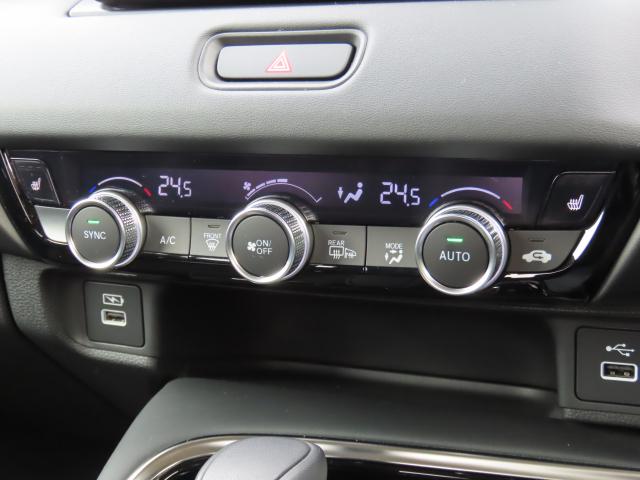 ヴェゼル e:HEVZ・PLaYパッケージ 純正8インチナビ TVフル リアカメラ ETC 4WD アルミホイール 電動リアゲート シートヒーター オートクルーズコントロール アイドリングストップ USB入力端子 衝突防止システム スマートキー(14枚目)