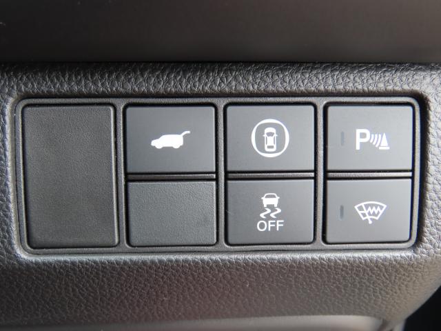 ヴェゼル e:HEVZ・PLaYパッケージ 純正8インチナビ TVフル リアカメラ ETC 4WD アルミホイール 電動リアゲート シートヒーター オートクルーズコントロール アイドリングストップ USB入力端子 衝突防止システム スマートキー(15枚目)