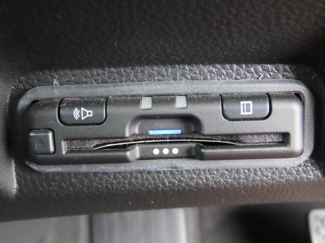 ヴェゼル e:HEVZ・PLaYパッケージ 純正8インチナビ TVフル リアカメラ ETC 4WD アルミホイール 電動リアゲート シートヒーター オートクルーズコントロール アイドリングストップ USB入力端子 衝突防止システム スマートキー(16枚目)