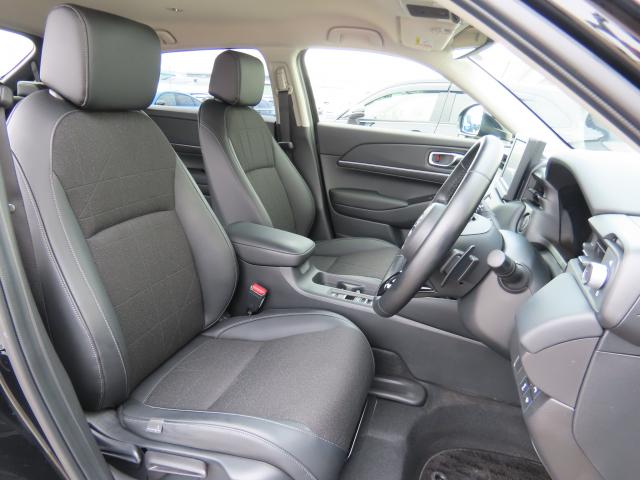 ヴェゼル e:HEVZ・PLaYパッケージ 純正8インチナビ TVフル リアカメラ ETC 4WD アルミホイール 電動リアゲート シートヒーター オートクルーズコントロール アイドリングストップ USB入力端子 衝突防止システム スマートキー(17枚目)