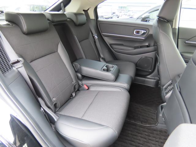 ヴェゼル e:HEVZ・PLaYパッケージ 純正8インチナビ TVフル リアカメラ ETC 4WD アルミホイール 電動リアゲート シートヒーター オートクルーズコントロール アイドリングストップ USB入力端子 衝突防止システム スマートキー(18枚目)