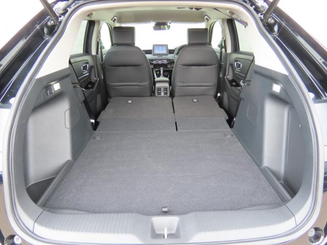 ヴェゼル e:HEVZ・PLaYパッケージ 純正8インチナビ TVフル リアカメラ ETC 4WD アルミホイール 電動リアゲート シートヒーター オートクルーズコントロール アイドリングストップ USB入力端子 衝突防止システム スマートキー(22枚目)