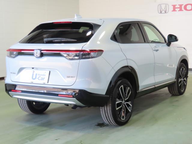 ヴェゼル ｅ：ＨＥＶＺ　純正コネクトディスプレイナビ　マルチビューカメラ　ＴＶフル　リアカメラ　ＥＴＣ　４ＷＤ　アルミホイール　シートヒーター　オートクルーズコントロール　アイドリングストップ　ＵＳＢ入力端子（7枚目）