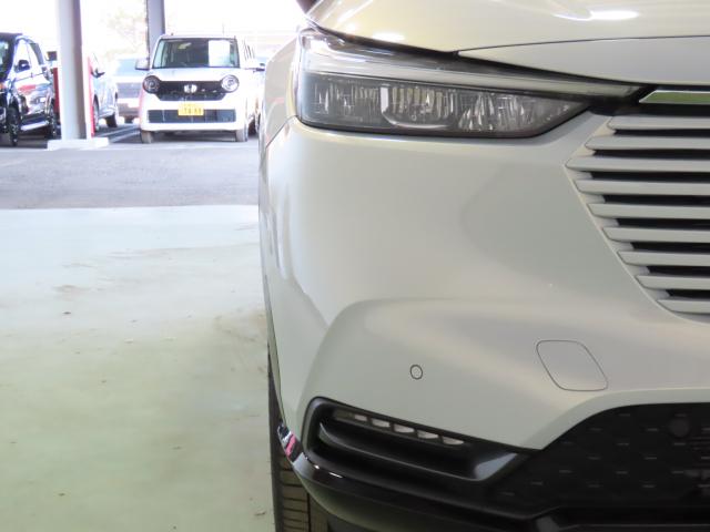 ヴェゼル ｅ：ＨＥＶＺ　純正コネクトディスプレイナビ　マルチビューカメラ　ＴＶフル　リアカメラ　ＥＴＣ　４ＷＤ　アルミホイール　シートヒーター　オートクルーズコントロール　アイドリングストップ　ＵＳＢ入力端子（8枚目）