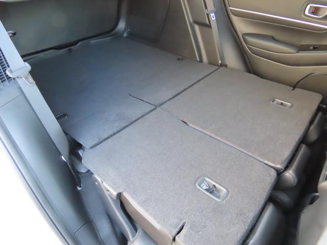 ヴェゼル ｅ：ＨＥＶＺ　純正コネクトディスプレイナビ　マルチビューカメラ　ＴＶフル　リアカメラ　ＥＴＣ　４ＷＤ　アルミホイール　シートヒーター　オートクルーズコントロール　アイドリングストップ　ＵＳＢ入力端子（20枚目）