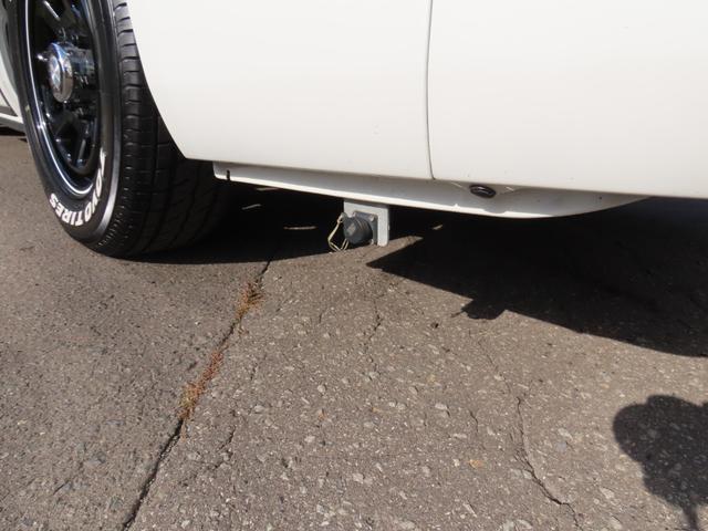 ハイエースワゴン GL キャンピング 東和モーター製ツエルト ベバストFFヒーター サブバッテリー走行&外部充電 上蓋式冷蔵庫 電子レンジ 4WD(10枚目)