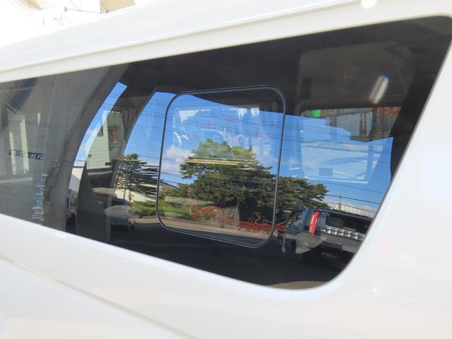 ハイエースワゴン GL キャンピング 東和モーター製ツエルト ベバストFFヒーター サブバッテリー走行&外部充電 上蓋式冷蔵庫 電子レンジ 4WD(22枚目)