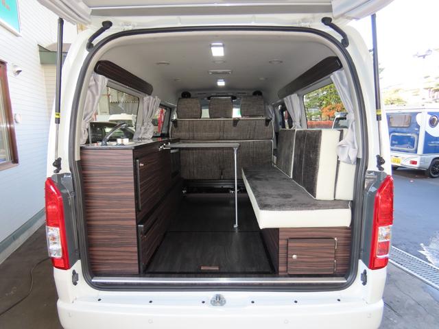 ハイエースワゴン GL キャンピング 東和モーター製ツエルト ベバストFFヒーター サブバッテリー走行&外部充電 上蓋式冷蔵庫 電子レンジ 4WD(24枚目)