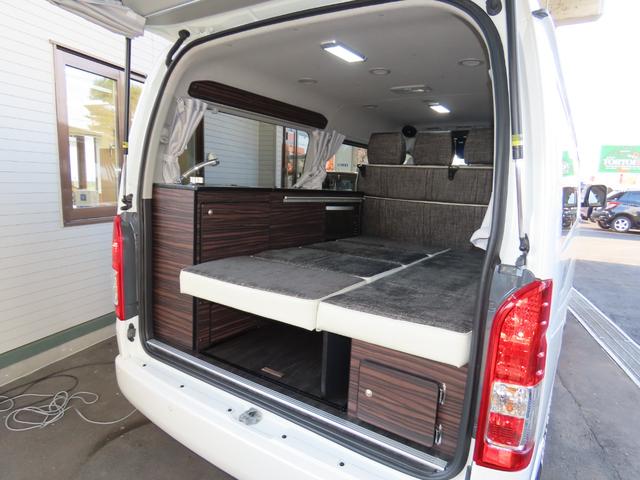 ハイエースワゴン GL キャンピング 東和モーター製ツエルト ベバストFFヒーター サブバッテリー走行&外部充電 上蓋式冷蔵庫 電子レンジ 4WD(33枚目)