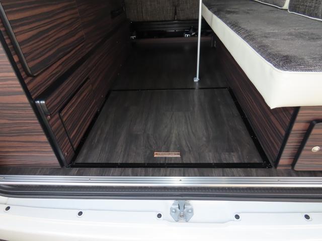 ハイエースワゴン GL キャンピング 東和モーター製ツエルト ベバストFFヒーター サブバッテリー走行&外部充電 上蓋式冷蔵庫 電子レンジ 4WD(34枚目)