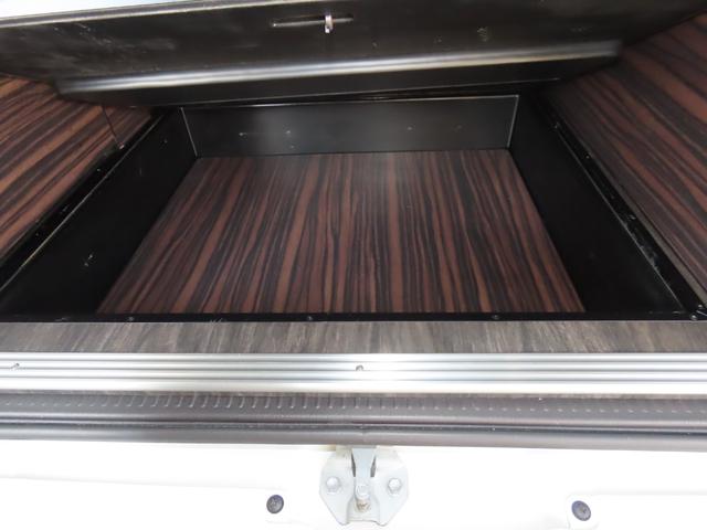 ハイエースワゴン GL キャンピング 東和モーター製ツエルト ベバストFFヒーター サブバッテリー走行&外部充電 上蓋式冷蔵庫 電子レンジ 4WD(48枚目)