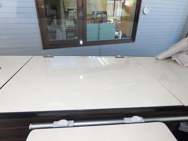 ハイエースワゴン GL キャンピング 東和モーター製ツエルト ベバストFFヒーター サブバッテリー走行&外部充電 上蓋式冷蔵庫 電子レンジ 4WD(52枚目)