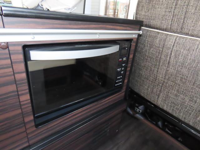 ハイエースワゴン GL キャンピング 東和モーター製ツエルト ベバストFFヒーター サブバッテリー走行&外部充電 上蓋式冷蔵庫 電子レンジ 4WD(54枚目)