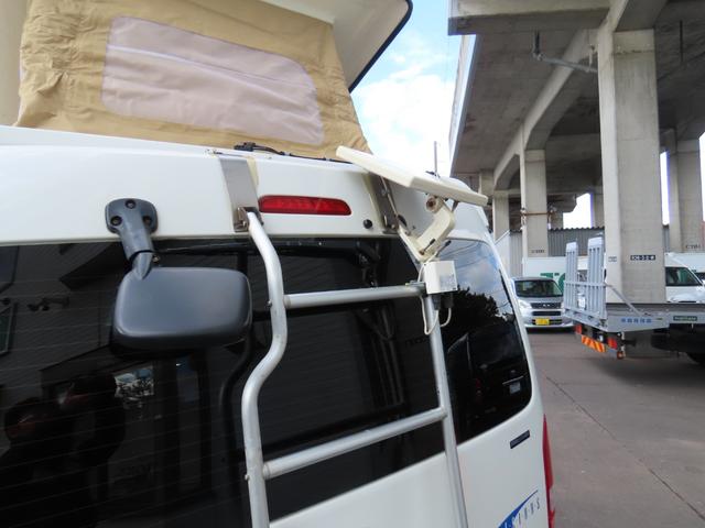 �e���r�A���e�i