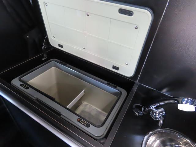 ハイエースバン スーパーＧＬ　ダークプライムＩＩ　キャンピング　バンテック新潟製ＶＡＮＲＥＶＯ４８０　ベバストＦＦヒーター　上蓋式冷蔵庫　電子レンジ　４ＷＤ（42枚目）