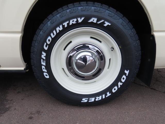 ハイエースワゴン ＧＬ　キャンピング　ＦＬＥＸ製Ｒｅｌａｘｉｎｇ　１０人乗り　社外１６インチアルミホイール　新品ＴＯＹＯタイヤ　禁煙車　４ＷＤ（10枚目）