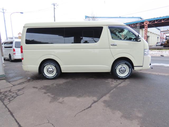 ハイエースワゴン ＧＬ　キャンピング　ＦＬＥＸ製Ｒｅｌａｘｉｎｇ　１０人乗り　社外１６インチアルミホイール　新品ＴＯＹＯタイヤ　禁煙車　４ＷＤ（22枚目）