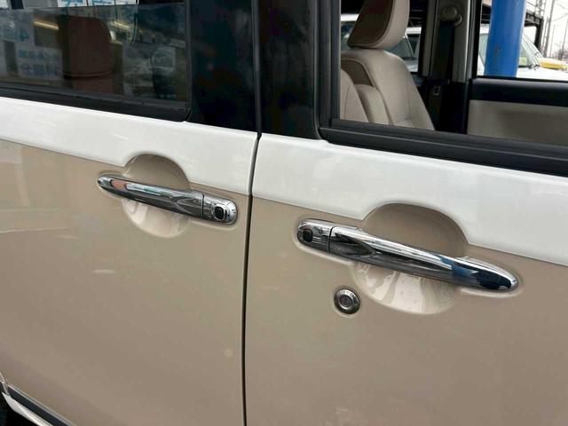 ムーヴキャンバス Ｇメイクアップリミテッド　ＳＡＩＩＩ　４ＷＤ　ＬＥＤヘッドライト　両側パワースライドドア　オートエアコン　オーディオ　衝突被害軽減ブレーキ　アイドリングストップ　ステアリングコントロール（10枚目）