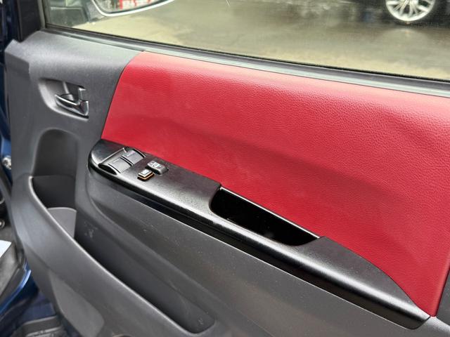 ハイエースワゴン ＧＬ　４ＷＤ　ルーフテント／ソーラーパネル／サブバッテリー／ポータブルバッテリー／ポータブルバッテリー／電子レンジ／レカロシート／バックカメラ／サイドカメラ／社外メモリーナビＴＶ／リアモニター（47枚目）