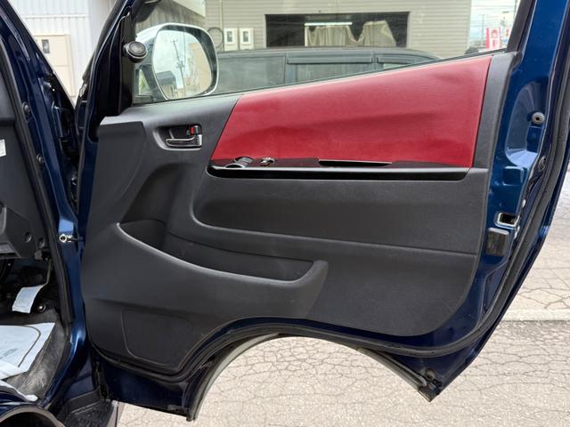 ハイエースワゴン ＧＬ　４ＷＤ　ルーフテント／ソーラーパネル／サブバッテリー／ポータブルバッテリー／ポータブルバッテリー／電子レンジ／レカロシート／バックカメラ／サイドカメラ／社外メモリーナビＴＶ／リアモニター（56枚目）