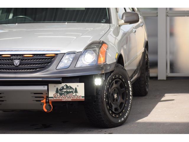 マークIIブリット ２．５ｉＲ－Ｓ　Ｆｏｕｒ　４ＷＤ　本州仕入れ／オープンカントリー／キセノンヘッドランプ／社外ルーフキャリア／ディスプレイオーディオ／純正ナビ／ＬＥＤフォグランプ／社外バンパーガード／ＥＴＣ／ミラー型ドラレコ／バックカメラ（4枚目）