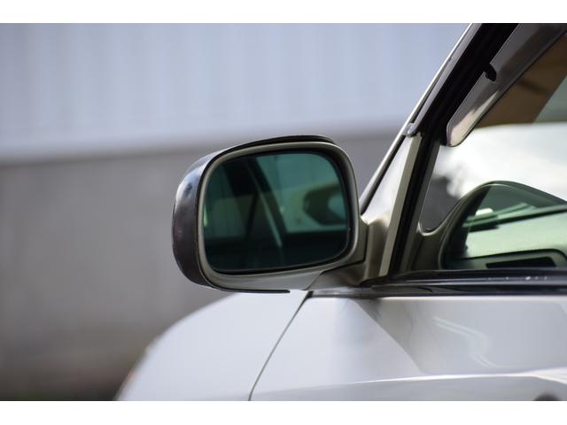 マークIIブリット ２．５ｉＲ－Ｓ　Ｆｏｕｒ　４ＷＤ　本州仕入れ／オープンカントリー／キセノンヘッドランプ／社外ルーフキャリア／ディスプレイオーディオ／純正ナビ／ＬＥＤフォグランプ／社外バンパーガード／ＥＴＣ／ミラー型ドラレコ／バックカメラ（7枚目）