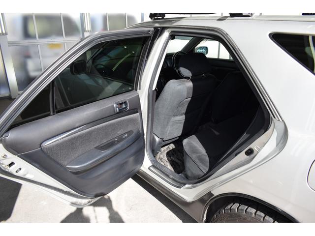 マークIIブリット ２．５ｉＲ－Ｓ　Ｆｏｕｒ　４ＷＤ　本州仕入れ／オープンカントリー／キセノンヘッドランプ／社外ルーフキャリア／ディスプレイオーディオ／純正ナビ／ＬＥＤフォグランプ／社外バンパーガード／ＥＴＣ／ミラー型ドラレコ／バックカメラ（52枚目）