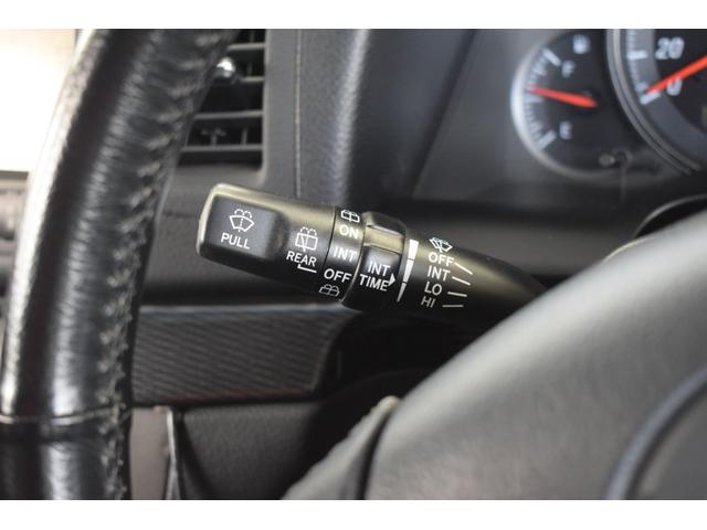 マークIIブリット ２．５ｉＲ－Ｓ　Ｆｏｕｒ　４ＷＤ　本州仕入れ／オープンカントリー／キセノンヘッドランプ／社外ルーフキャリア／ディスプレイオーディオ／純正ナビ／ＬＥＤフォグランプ／社外バンパーガード／ＥＴＣ／ミラー型ドラレコ／バックカメラ（64枚目）