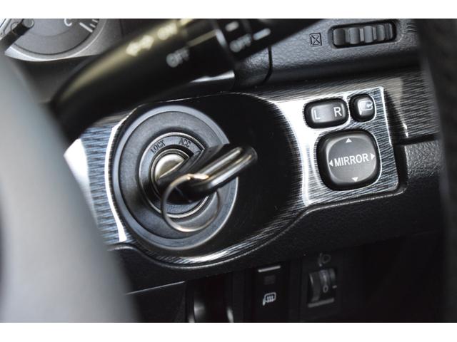 マークIIブリット ２．５ｉＲ－Ｓ　Ｆｏｕｒ　４ＷＤ　本州仕入れ／オープンカントリー／キセノンヘッドランプ／社外ルーフキャリア／ディスプレイオーディオ／純正ナビ／ＬＥＤフォグランプ／社外バンパーガード／ＥＴＣ／ミラー型ドラレコ／バックカメラ（65枚目）