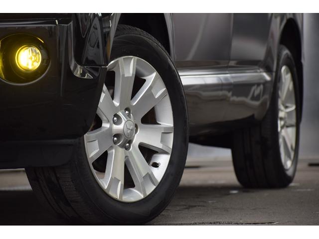 デリカＤ：５ Ｄ　パワーパッケージ　４ＷＤ　クルーズコントロール／前席シートヒーター／チッピング塗装グリル／キセノンヘッドライト／ＬＥＤフォグランプ／社外メモリーナビ／ＥＴＣ］車載器／バックカメラ／パドルシフト／７人乗りキャプテンシート（7枚目）