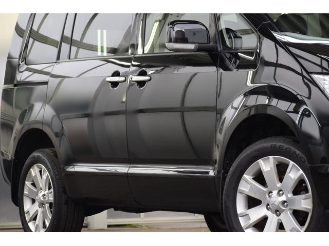デリカＤ：５ Ｄ　パワーパッケージ　４ＷＤ　クルーズコントロール／前席シートヒーター／チッピング塗装グリル／キセノンヘッドライト／ＬＥＤフォグランプ／社外メモリーナビ／ＥＴＣ］車載器／バックカメラ／パドルシフト／７人乗りキャプテンシート（12枚目）