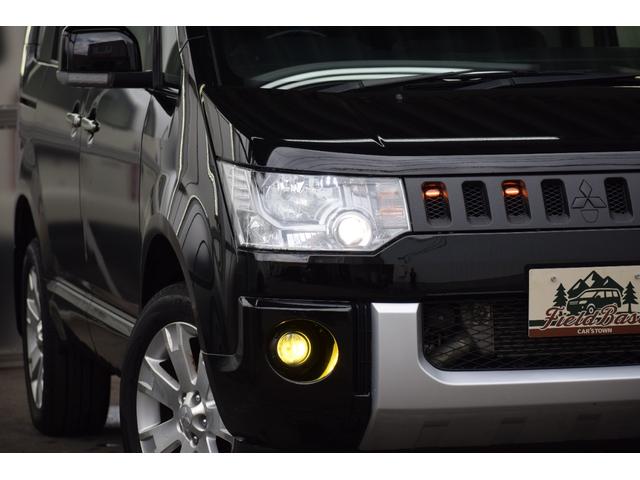 デリカＤ：５ Ｄ　パワーパッケージ　４ＷＤ　クルーズコントロール／前席シートヒーター／チッピング塗装グリル／キセノンヘッドライト／ＬＥＤフォグランプ／社外メモリーナビ／ＥＴＣ］車載器／バックカメラ／パドルシフト／７人乗りキャプテンシート（14枚目）