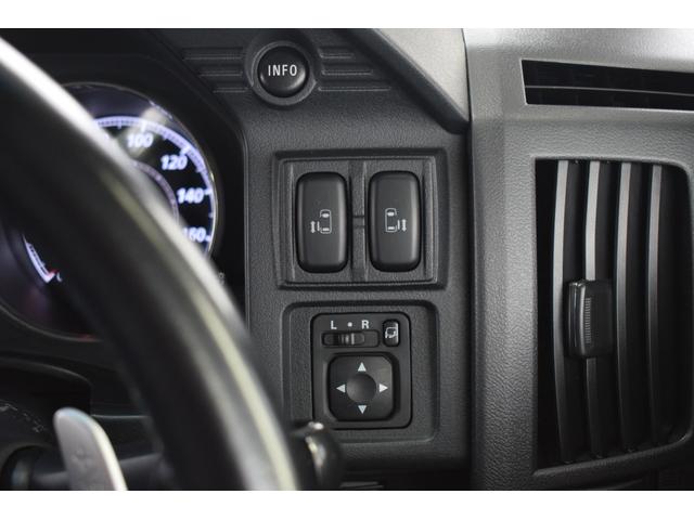 デリカＤ：５ Ｄ　パワーパッケージ　４ＷＤ　クルーズコントロール／前席シートヒーター／チッピング塗装グリル／キセノンヘッドライト／ＬＥＤフォグランプ／社外メモリーナビ／ＥＴＣ］車載器／バックカメラ／パドルシフト／７人乗りキャプテンシート（62枚目）