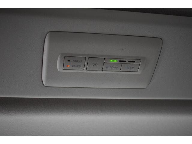 デリカＤ：５ Ｄ　パワーパッケージ　４ＷＤ　クルーズコントロール／前席シートヒーター／チッピング塗装グリル／キセノンヘッドライト／ＬＥＤフォグランプ／社外メモリーナビ／ＥＴＣ］車載器／バックカメラ／パドルシフト／７人乗りキャプテンシート（75枚目）