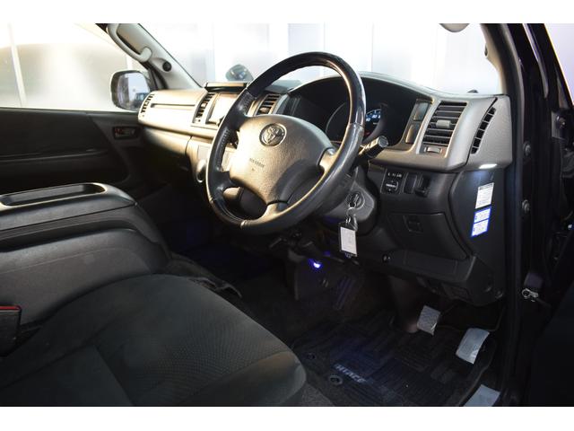 ハイエースバン ロングスーパーＧＬプライムセレ　４ＷＤ　ベットキット／サブバッテリー２基／フリップダウンモニター／フルセグテレビ／キセノンヘッドライト／ＬＥＤフォグランプ／社外１６インチアルミ／ドライブレコーダー／ＥＴＣ車載器／バックカメラ（64枚目）