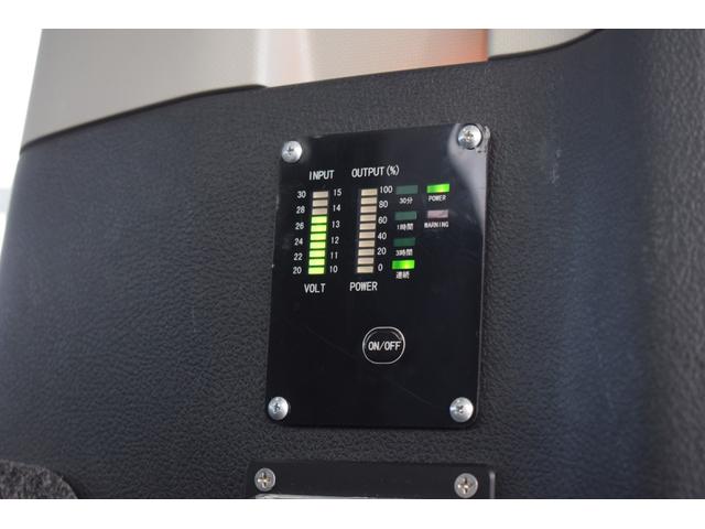 ヴォクシー キャンピング　４ＷＤ　４ＷＤ　５人乗りキャンピング／外部電源／ＦＦヒーター／走行充電／回転シート／ベットキット／サブバッテリー／インバーター／純正エンジンスターター／バックカメラ／遮光カーテン／ポータブル冷蔵庫（9枚目）