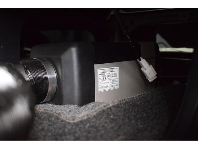 ヴォクシー キャンピング　４ＷＤ　４ＷＤ　５人乗りキャンピング／外部電源／ＦＦヒーター／走行充電／回転シート／ベットキット／サブバッテリー／インバーター／純正エンジンスターター／バックカメラ／遮光カーテン／ポータブル冷蔵庫（19枚目）