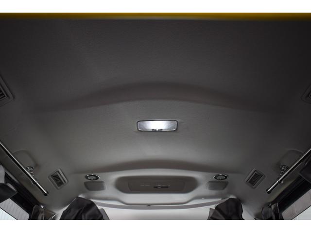 ヴォクシー キャンピング　４ＷＤ　４ＷＤ　５人乗りキャンピング／外部電源／ＦＦヒーター／走行充電／回転シート／ベットキット／サブバッテリー／インバーター／純正エンジンスターター／バックカメラ／遮光カーテン／ポータブル冷蔵庫（24枚目）