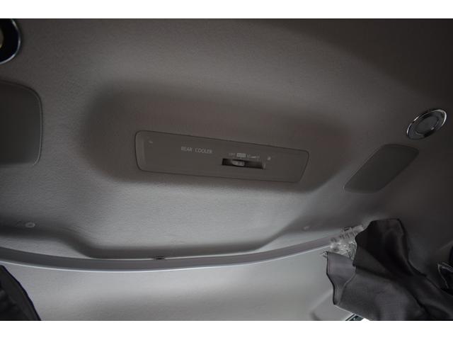 ヴォクシー キャンピング　４ＷＤ　４ＷＤ　５人乗りキャンピング／外部電源／ＦＦヒーター／走行充電／回転シート／ベットキット／サブバッテリー／インバーター／純正エンジンスターター／バックカメラ／遮光カーテン／ポータブル冷蔵庫（25枚目）