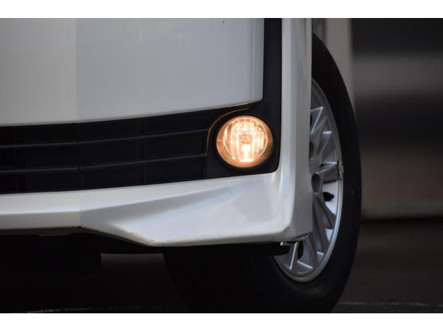 ヴォクシー キャンピング　４ＷＤ　４ＷＤ　５人乗りキャンピング／外部電源／ＦＦヒーター／走行充電／回転シート／ベットキット／サブバッテリー／インバーター／純正エンジンスターター／バックカメラ／遮光カーテン／ポータブル冷蔵庫（30枚目）