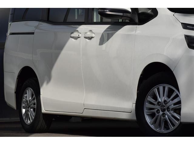 ヴォクシー キャンピング　４ＷＤ　４ＷＤ　５人乗りキャンピング／外部電源／ＦＦヒーター／走行充電／回転シート／ベットキット／サブバッテリー／インバーター／純正エンジンスターター／バックカメラ／遮光カーテン／ポータブル冷蔵庫（33枚目）