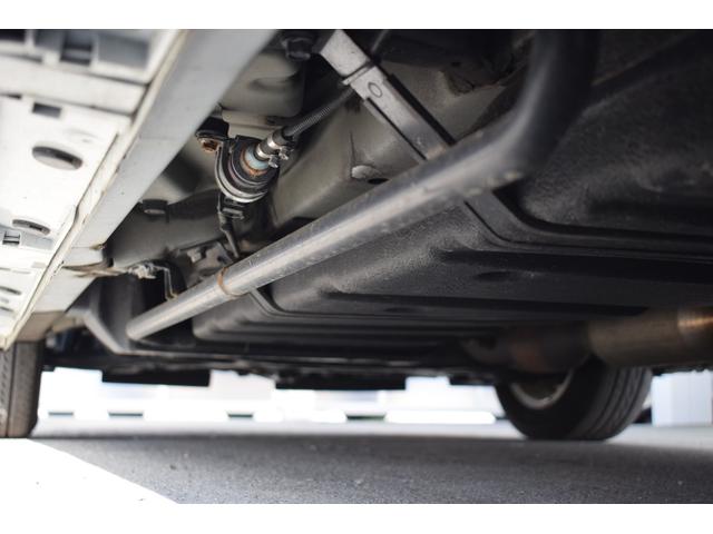 ヴォクシー キャンピング　４ＷＤ　４ＷＤ　５人乗りキャンピング／外部電源／ＦＦヒーター／走行充電／回転シート／ベットキット／サブバッテリー／インバーター／純正エンジンスターター／バックカメラ／遮光カーテン／ポータブル冷蔵庫（55枚目）