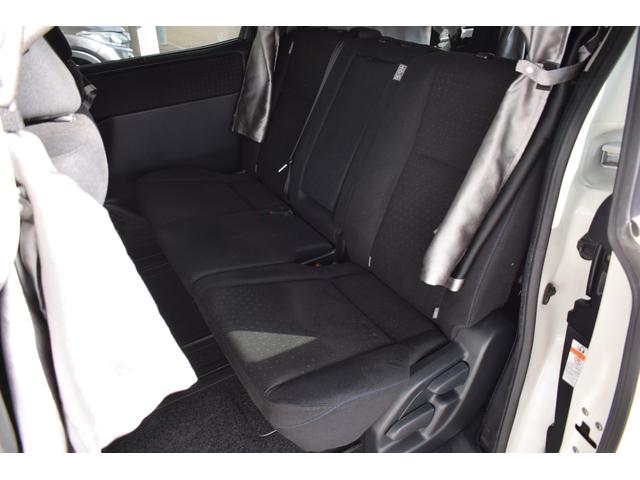 ヴォクシー キャンピング　４ＷＤ　４ＷＤ　５人乗りキャンピング／外部電源／ＦＦヒーター／走行充電／回転シート／ベットキット／サブバッテリー／インバーター／純正エンジンスターター／バックカメラ／遮光カーテン／ポータブル冷蔵庫（61枚目）