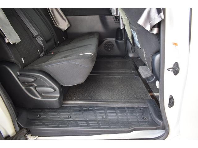 ヴォクシー キャンピング　４ＷＤ　４ＷＤ　５人乗りキャンピング／外部電源／ＦＦヒーター／走行充電／回転シート／ベットキット／サブバッテリー／インバーター／純正エンジンスターター／バックカメラ／遮光カーテン／ポータブル冷蔵庫（64枚目）