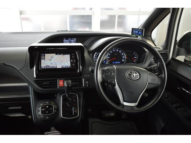 ヴォクシー キャンピング　４ＷＤ　４ＷＤ　５人乗りキャンピング／外部電源／ＦＦヒーター／走行充電／回転シート／ベットキット／サブバッテリー／インバーター／純正エンジンスターター／バックカメラ／遮光カーテン／ポータブル冷蔵庫（69枚目）