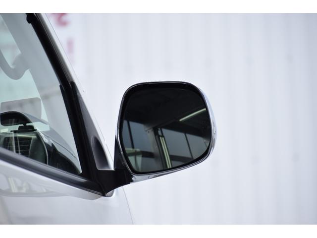 ハイエースバン ロングワイドスーパＧＬマルチロルトランスポタタイプＩＩ　４ＷＤ　３型モデル／モデリスタＭＲＴタイプ２／ロンリュームフロア／収納ＢＯＸ付フルトリム／ベッドキット／純正エンジンスターター社外アルミホイール／純正ＳＤナビＴＶ／バックカメラ／キセノン／ＬＥＤフォグ（22枚目）