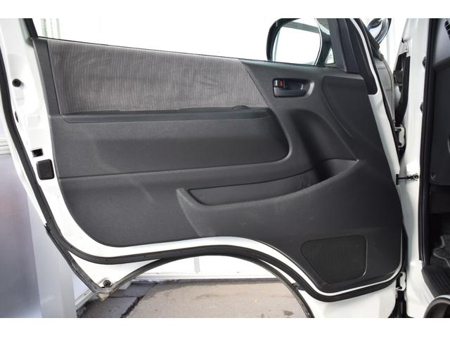 ハイエースバン ロングワイドスーパＧＬマルチロルトランスポタタイプＩＩ　４ＷＤ　３型モデル／モデリスタＭＲＴタイプ２／ロンリュームフロア／収納ＢＯＸ付フルトリム／ベッドキット／純正エンジンスターター社外アルミホイール／純正ＳＤナビＴＶ／バックカメラ／キセノン／ＬＥＤフォグ（60枚目）